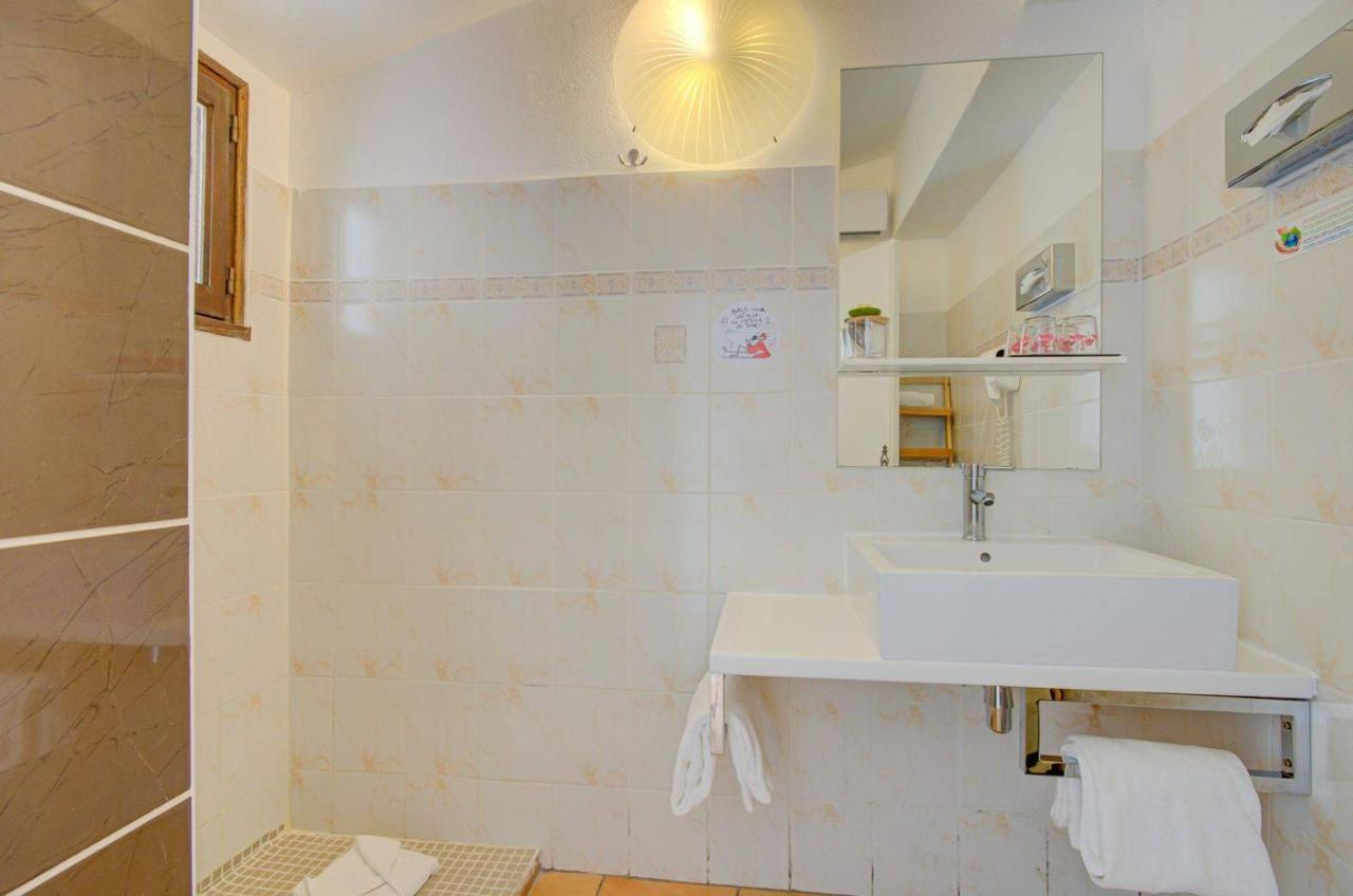 Hotel La Palunette Saintes-Maries-de-la-Mer Bagian luar foto