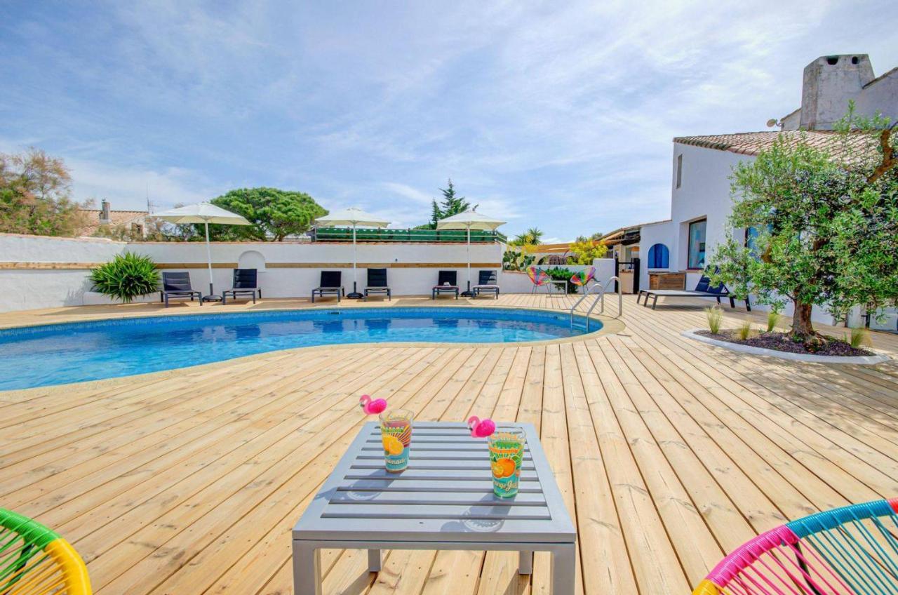 Hotel La Palunette Saintes-Maries-de-la-Mer Bagian luar foto