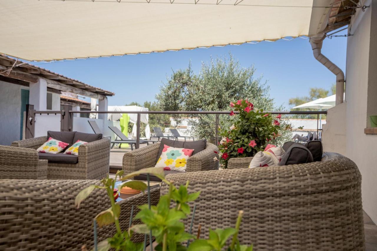 Hotel La Palunette Saintes-Maries-de-la-Mer Bagian luar foto